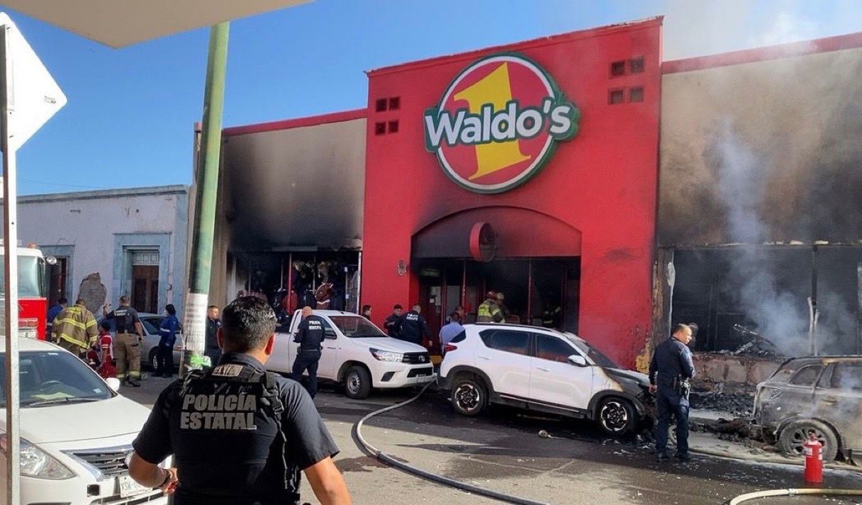 Incendio en tienda Waldos en Hermosillo deja 23 personas muertas