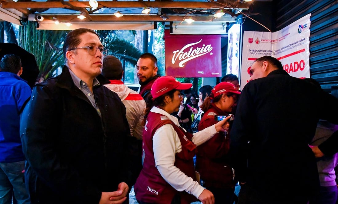 Alcaldía Benito Juárez retira pérgolas ilegales en Del Valle